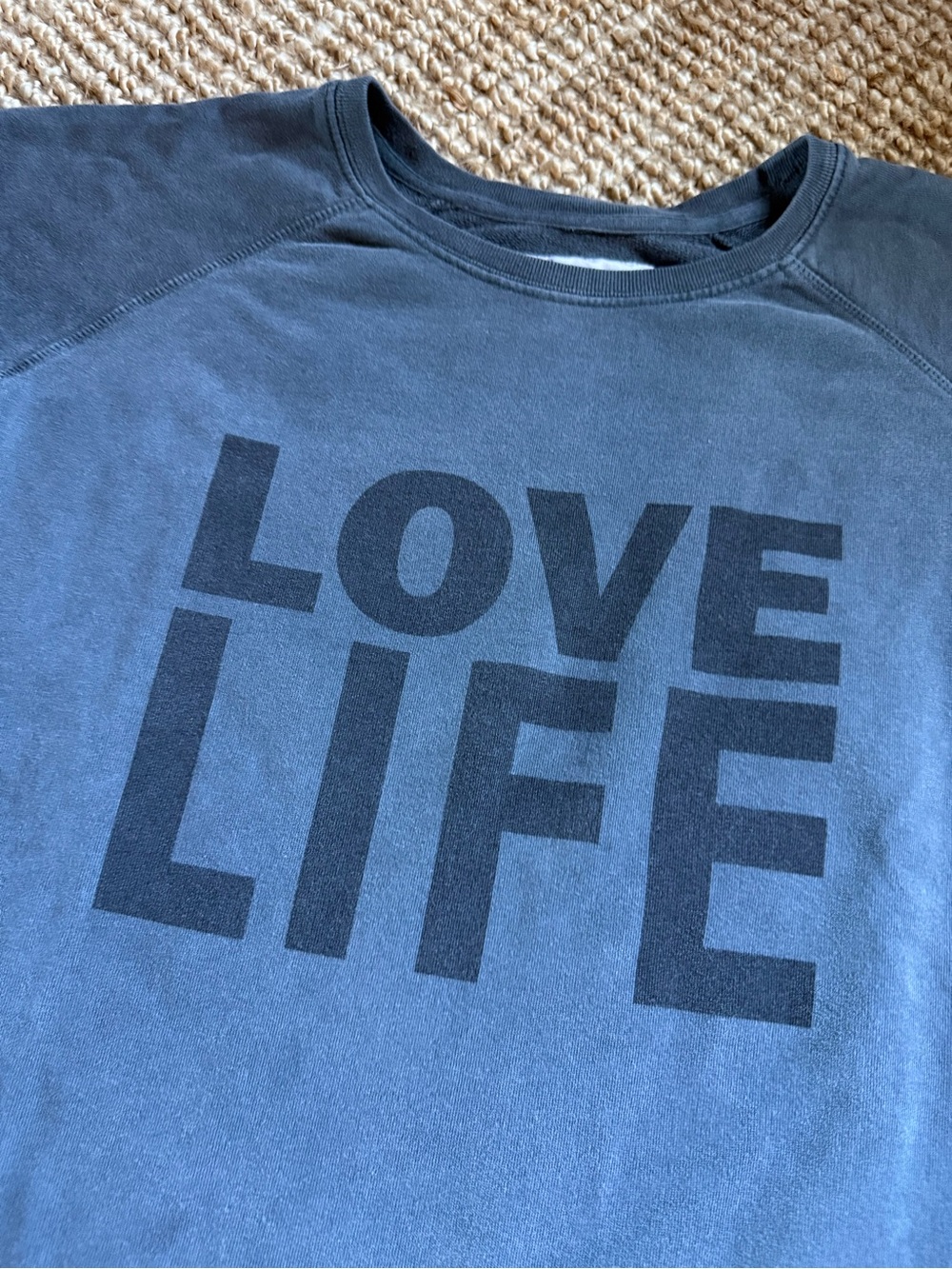 ⚜️ PEACE  LOVE  WORLD  GRAY SWEATSHIRT SIZE SMALL ⚜️ - Picture 2 of 10